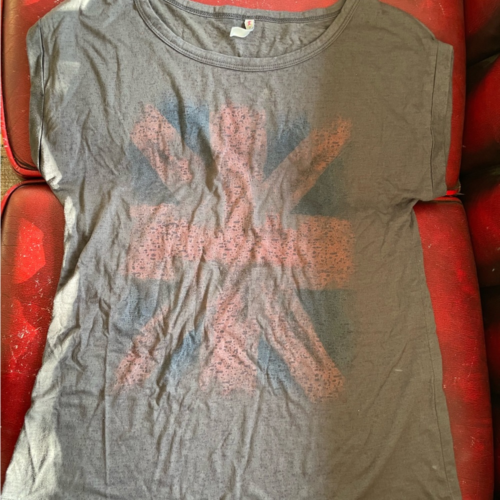 t-shirt made of Breathable and light material